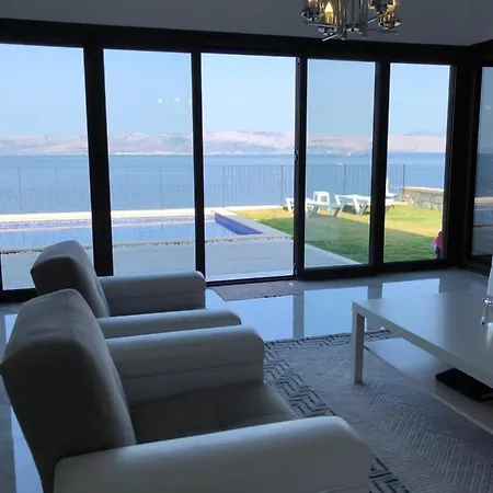 Chios Ormen Villa Cesme